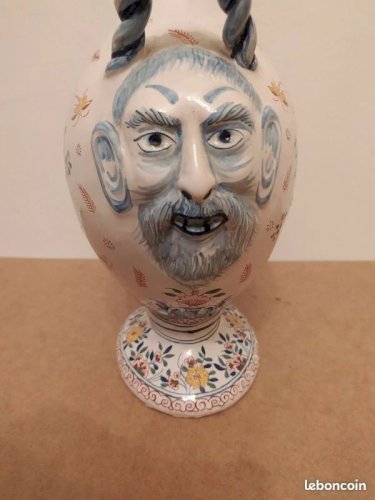 Rare Vase Ancien desvres Louis François Fourmaintraux Avec Décor En Volume en bel état
