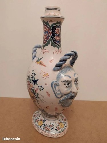 Rare Vase Ancien desvres Louis François Fourmaintraux Avec Décor En Volume en bel état