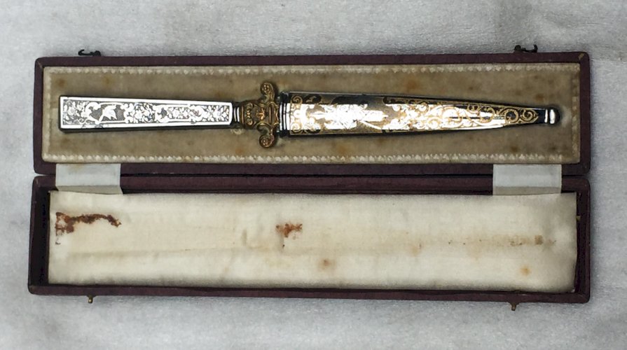 RARISSIME  DAGUE DE LUXE FRANCAISE , DORURE, 1870, FINEMENT GRAVÉE, NAPOLÉON III, XIX, ORIGINAL