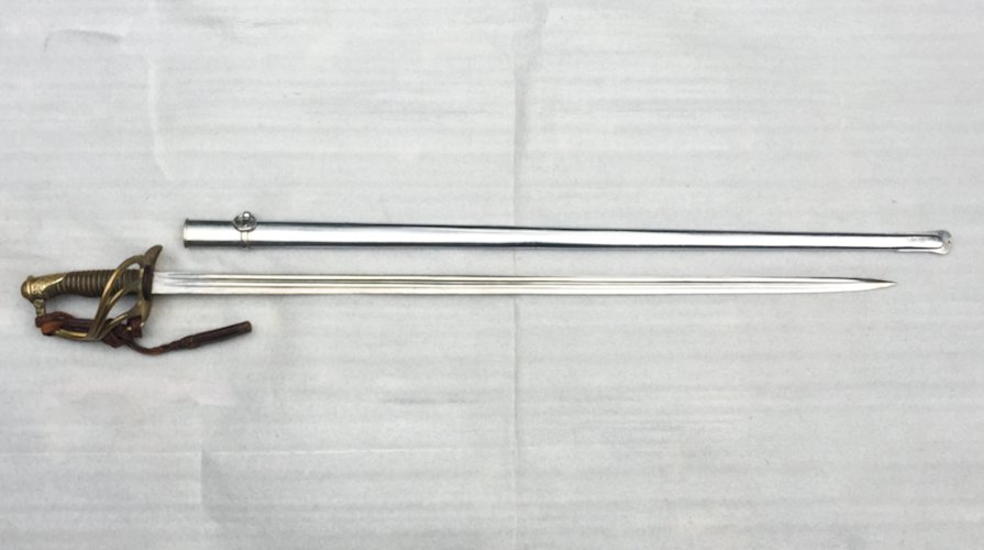 RARISSIME & MASSIF SABRE D'OFFICIER DE DRAGON FRANCAIS KLINGENTHAL MOD.1854 - 2 EMPIRE ORIGINAL
