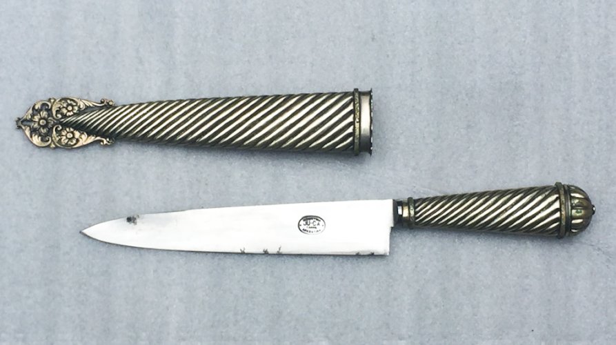 RARISSIME & SUPERBE DAGUE / GLAIVE ARGENTINE + COFFRE EN BOIS, TYPE GAUCHO, XIX, ORIGINAL