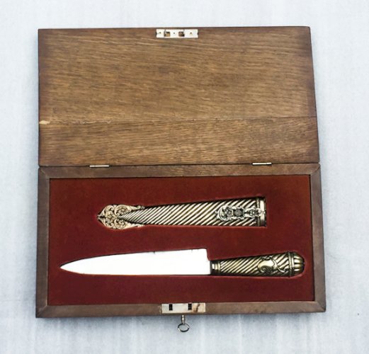 RARISSIME & SUPERBE DAGUE / GLAIVE ARGENTINE + COFFRE EN BOIS, TYPE GAUCHO, XIX, ORIGINAL