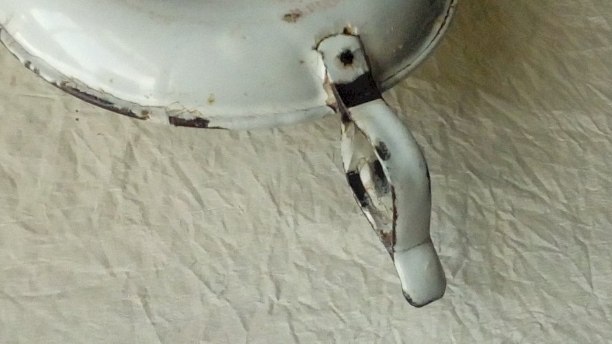 RAT DE CAVE BOUGEOIR EN TOLE EMAILLEE DECOR FLORAL FIN 19 éme** N°2