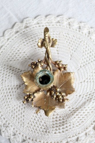 Rat de cave vintage en laiton – Décor feuilles de vigne et grappes