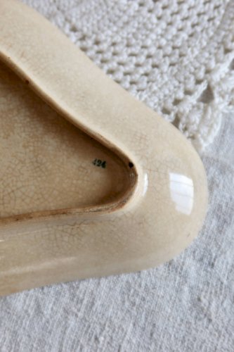 Ravier ancien terre de fer patine – Décor frise vert