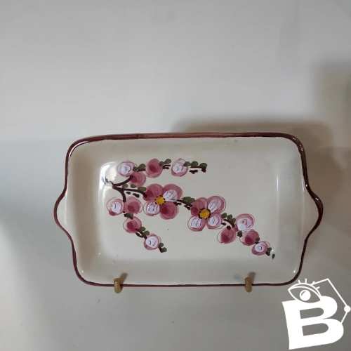Ravier en porcelaine à décor de fleurs de Cerisier, signé Deruta