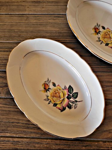 Raviers Gien Gardanne, roses couleur jaune, liserés dorés  (lot de 2)