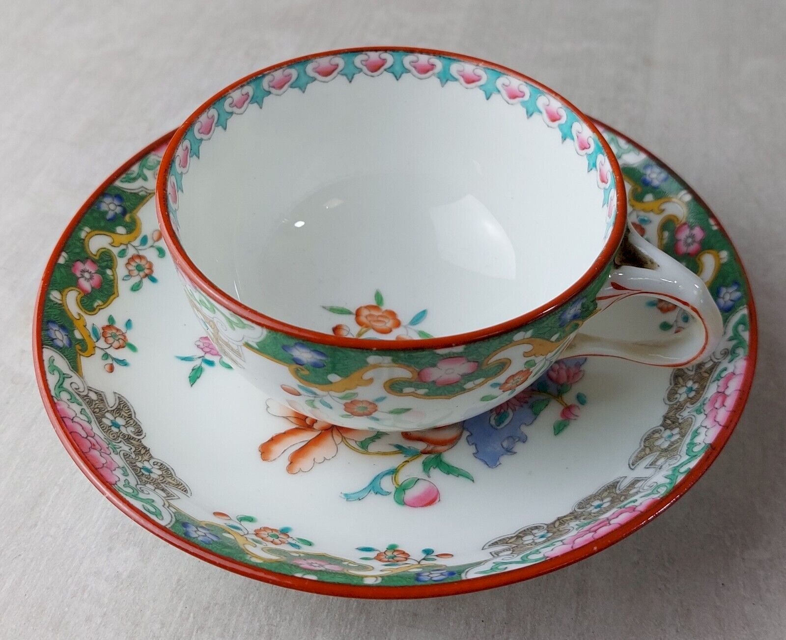 Lot De 6 Tasses Et 8 Soucoupes Porcelaine Mintons - Blanc Et Or - Occasion