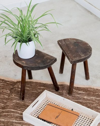 Regis, la paire de tabourets en bois N°469