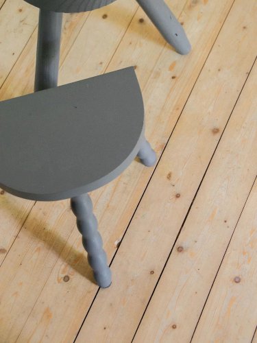 Regis, le duo de tabourets gris en bois N°497