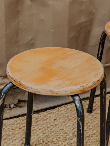 Regis, le lot de tabourets en bois et métal N°816