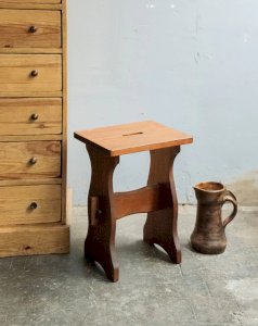 Regis, the small wooden stool No. 692