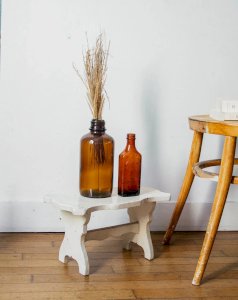 Regis, the white footrest No. 582