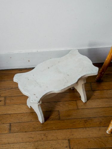 Regis, le repose-pied blanc N°582