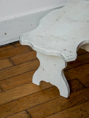 Regis, le repose-pied blanc N°582