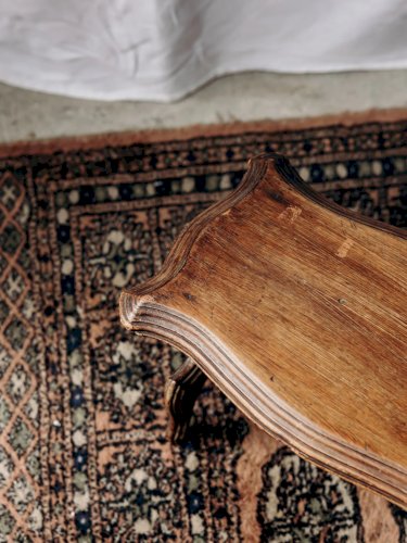 Regis, le repose-pied en bois N°847