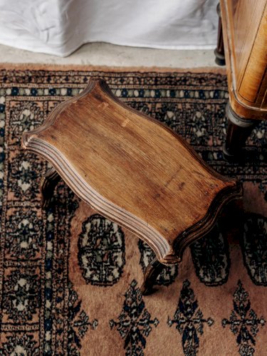 Regis, le repose-pied en bois N°847