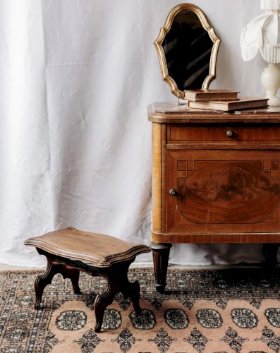 Regis, le repose-pied en bois N°847