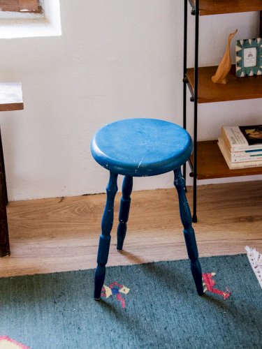 Regis, le tabouret bleu N°585