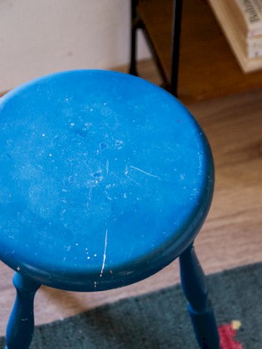 Regis, le tabouret bleu N°585