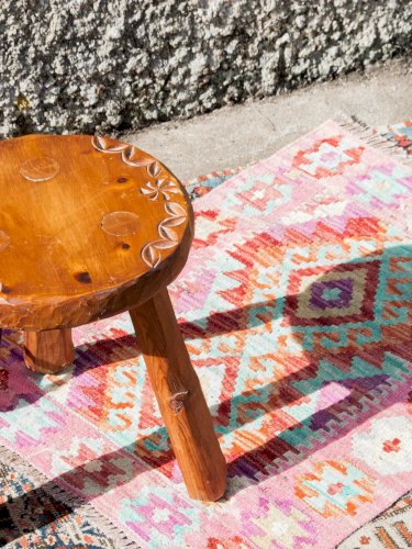 Regis, le tabouret brutaliste N°436