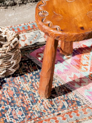 Regis, le tabouret brutaliste N°436