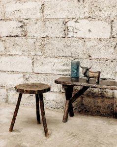 Regis, le tabouret brutaliste N°564