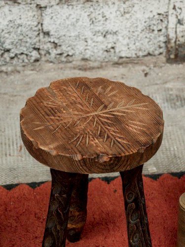 Regis, le tabouret brutaliste N°636