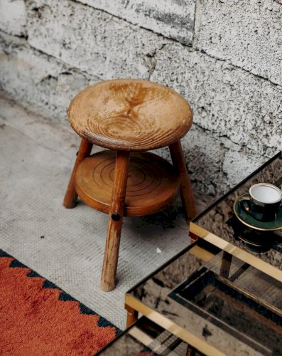 Regis, le tabouret en bois clair N°696