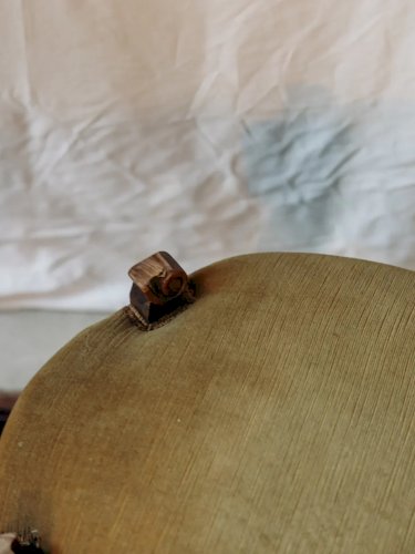 Regis, le tabouret en bois et tissu N°719