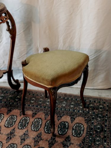 Regis, le tabouret en bois et tissu N°719