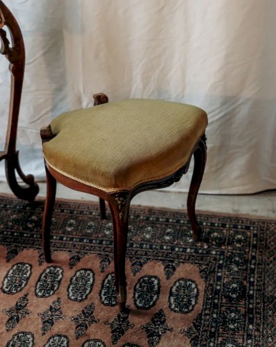 Regis, le tabouret en bois et tissu N°719