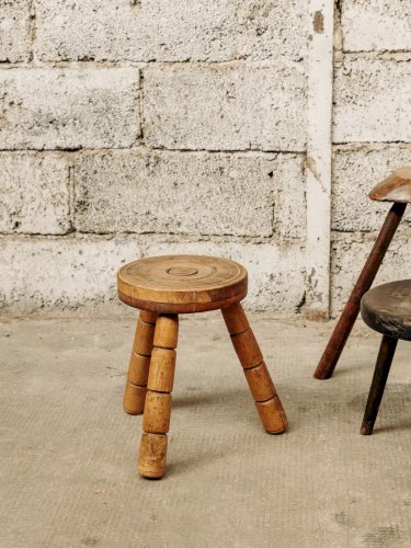 Regis, le tabouret en bois gravé N°411