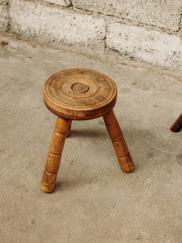 Regis, le tabouret en bois gravé N°411