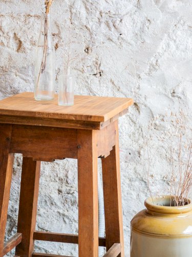 Regis, le tabouret en bois massif N°349