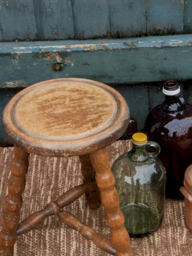 Regis, le tabouret en bois N°229