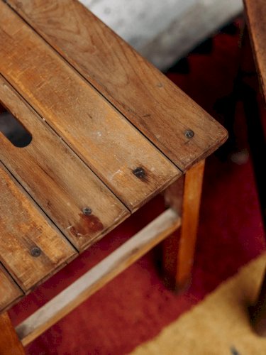 Regis, le tabouret en bois N°239