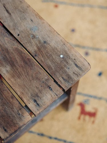 Regis, le tabouret en bois N°239