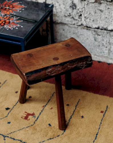 Regis, le tabouret en bois N°240