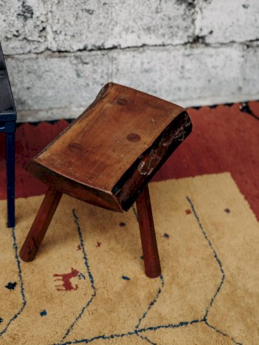 Regis, le tabouret en bois N°240