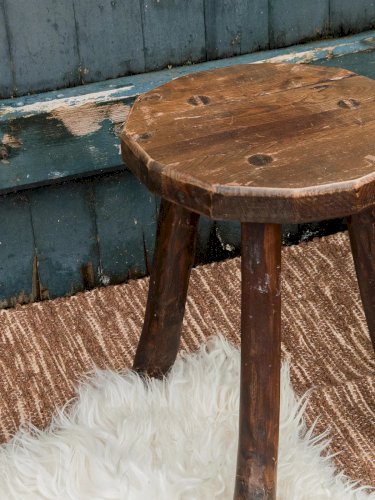 Regis, le tabouret en bois N°242