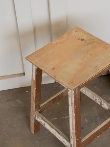 Regis, le tabouret en bois N°338