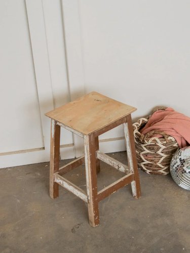 Regis, le tabouret en bois N°338