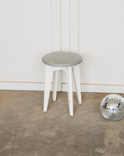 Regis, le tabouret en bois N°339