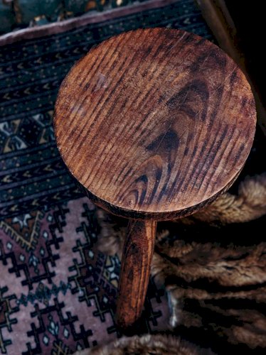 Regis, le tabouret en bois N°393