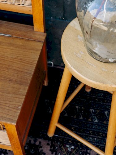 Regis, le tabouret en bois N°430