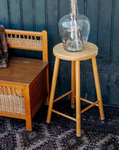 Regis, le tabouret en bois N°430