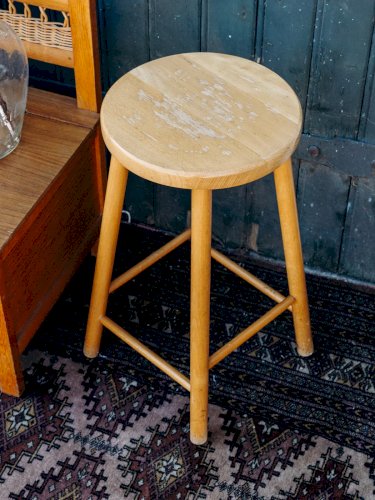 Regis, le tabouret en bois N°430