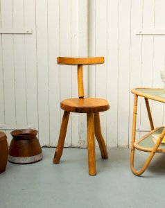 Regis, the wooden stool No. 446