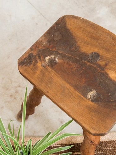 Regis, le tabouret en bois N°462